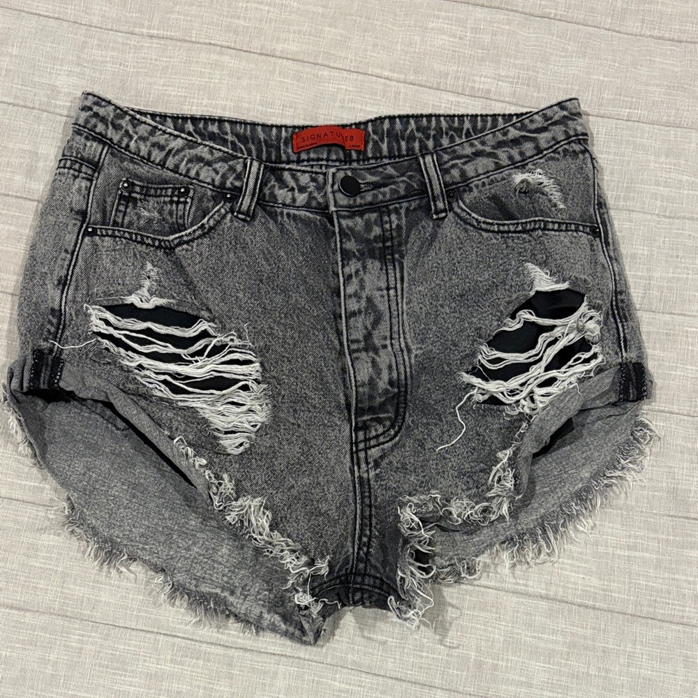 Signature Distressed Frayed Hem Jean Shorts - Black/Gray
